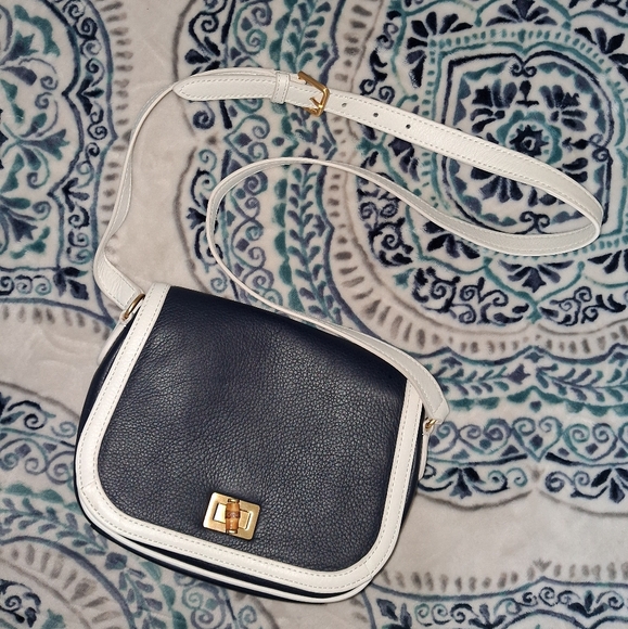 🆕Talbots Navy & White Genuine Leather Purse Crossbody Flap Saddle Bag Purse - Picture 1 of 16